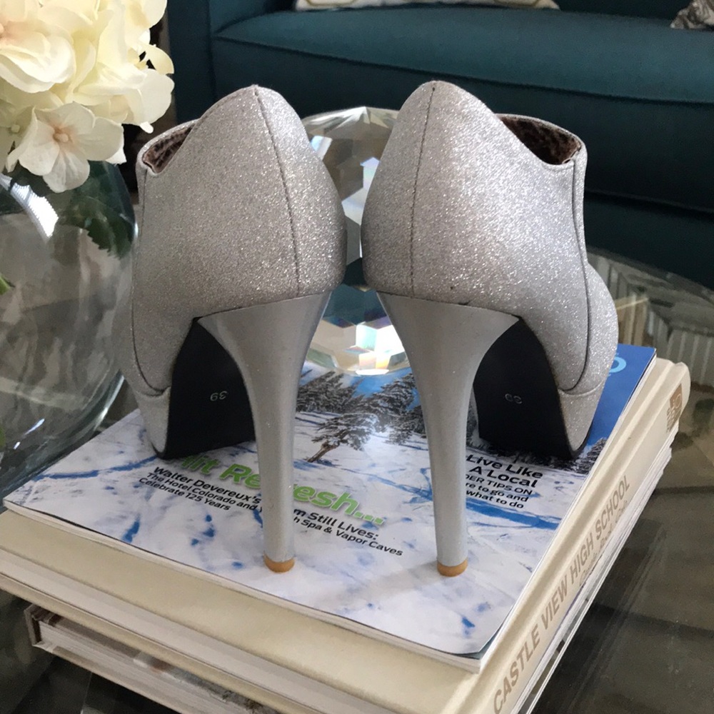 JinPin Heels🔥 - Picture 4 of 8